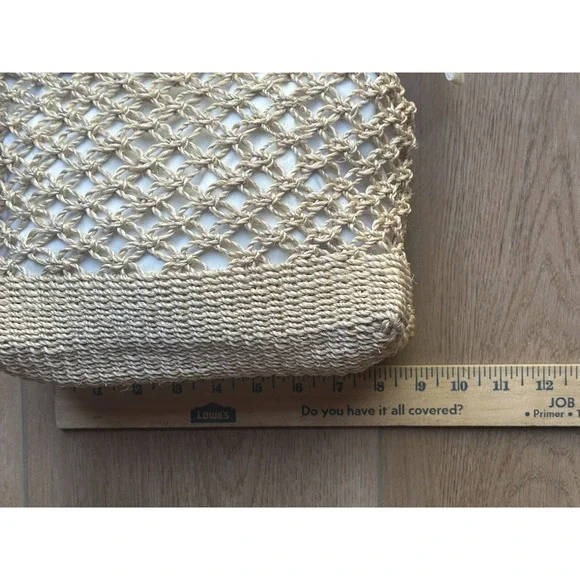 Straw Woven Women's Small Tote Bag With Zipper Natural Tan Beach Pool Shopping - Picture 3 of 8